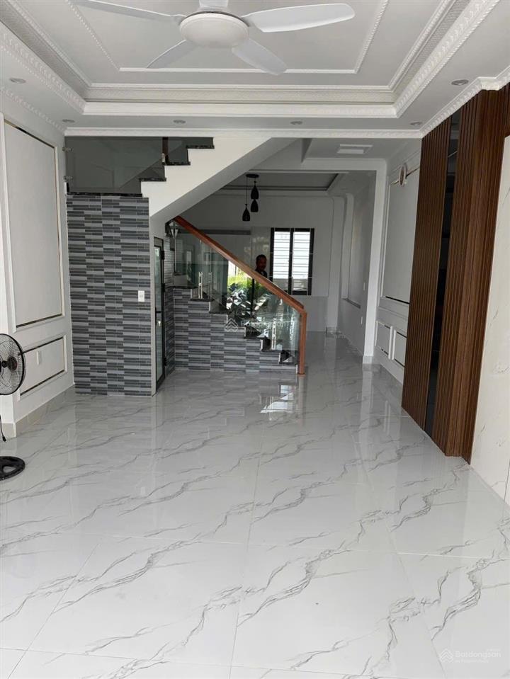 Nhà 3 tầng tại phạm gia mô, hưng đạo, dương kinh. chỉ việc xách vali về ở luôn