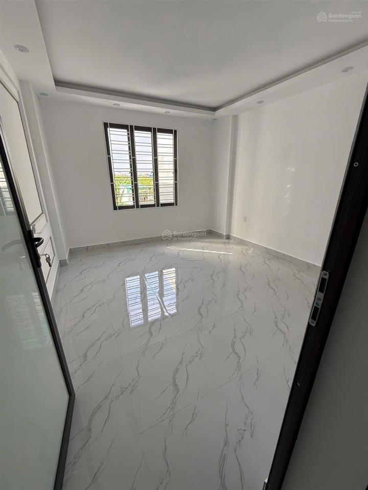 Nhà 3 tầng tại phạm gia mô, hưng đạo, dương kinh. chỉ việc xách vali về ở luôn