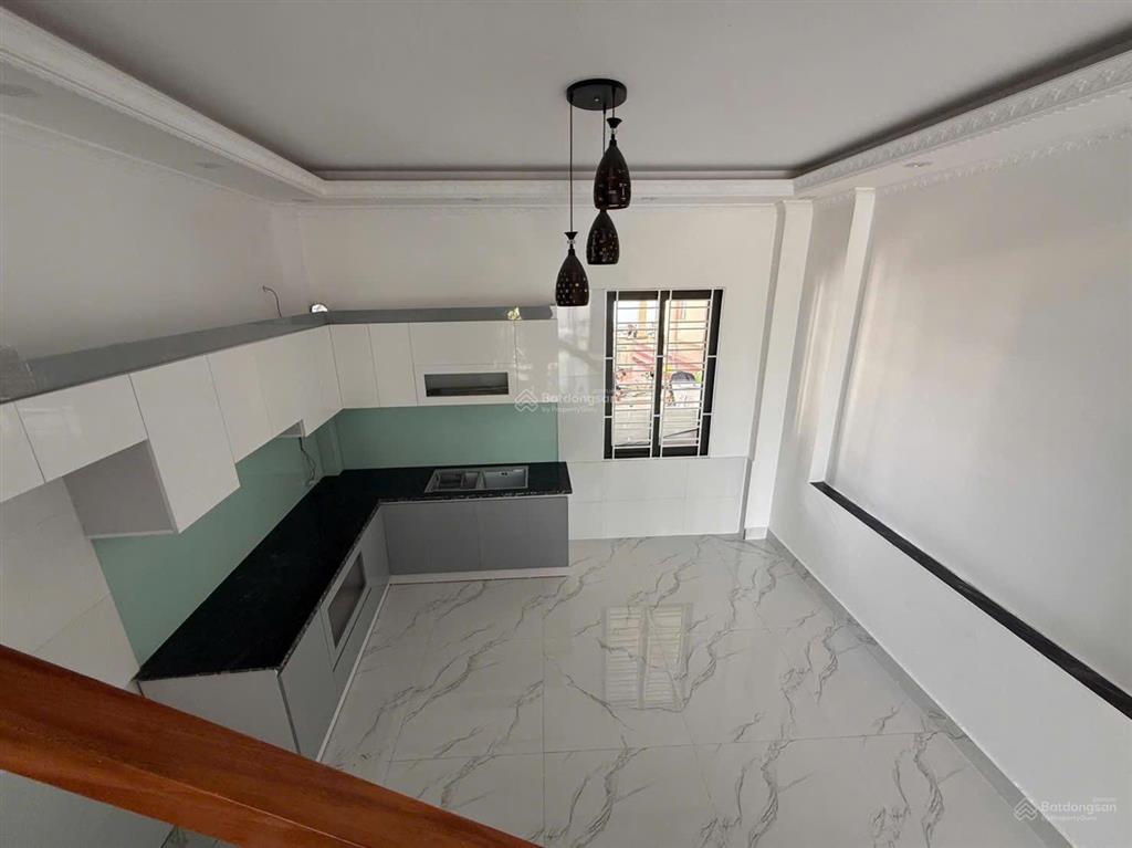 Nhà 3 tầng tại phạm gia mô, hưng đạo, dương kinh. chỉ việc xách vali về ở luôn