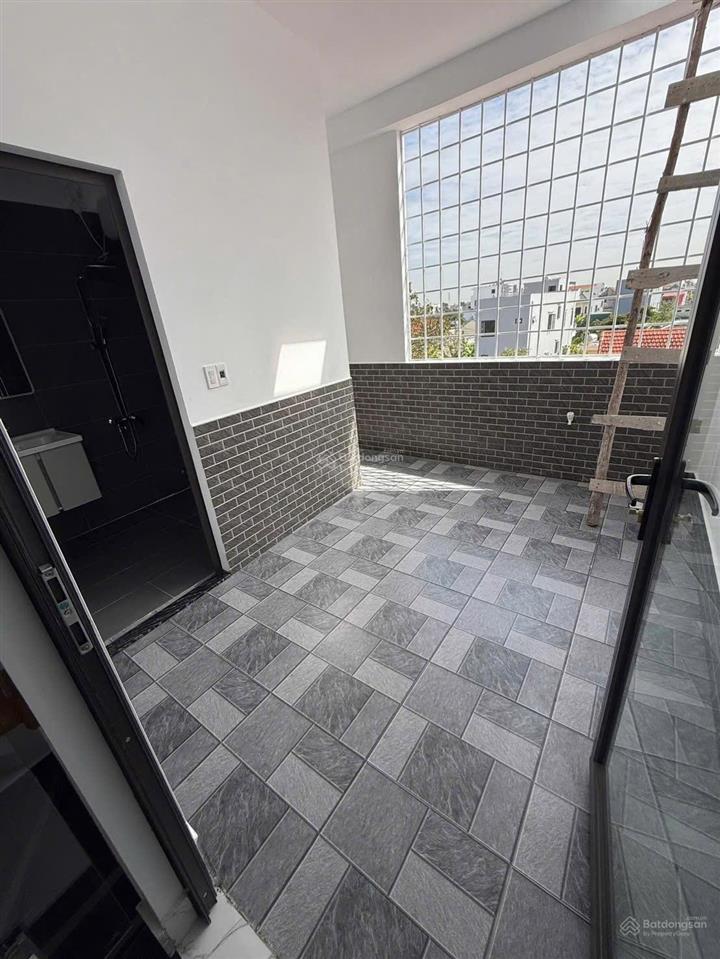 Nhà 3 tầng tại phạm gia mô, hưng đạo, dương kinh. chỉ việc xách vali về ở luôn