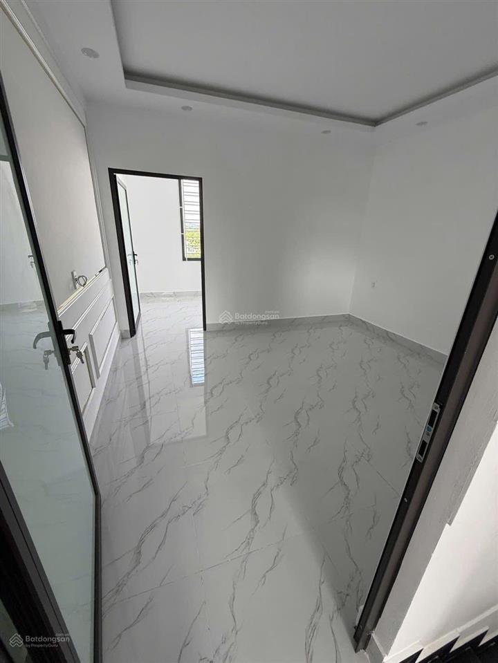 Nhà 3 tầng tại phạm gia mô, hưng đạo, dương kinh. chỉ việc xách vali về ở luôn