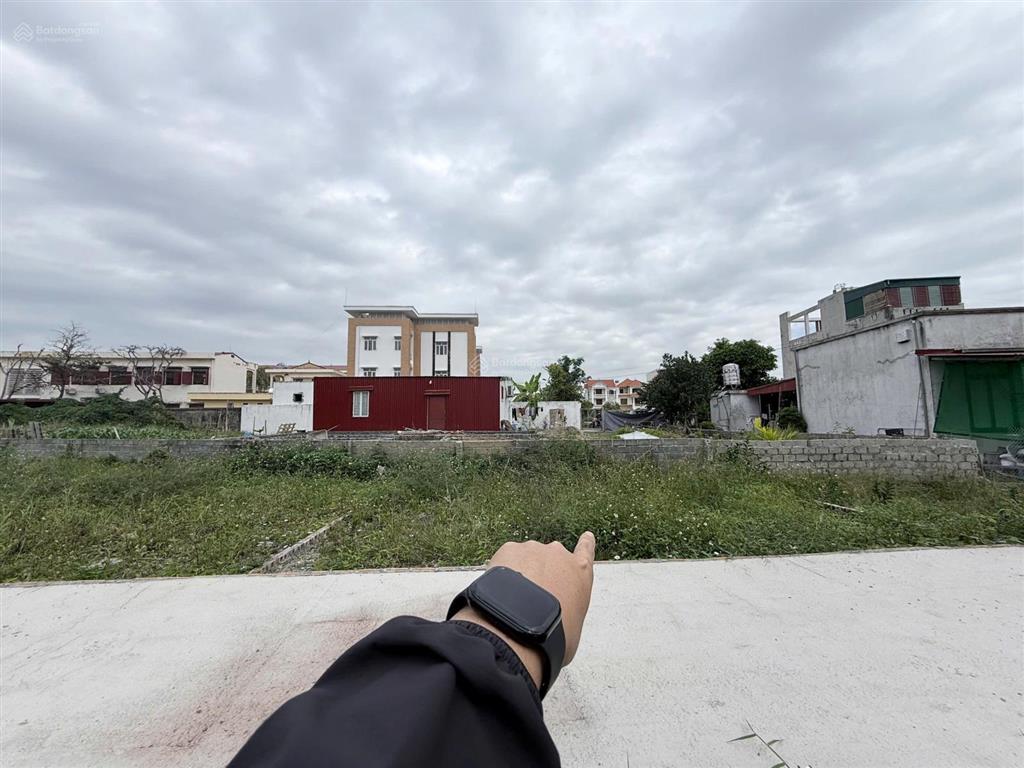 Lô đất ngay trường tiểu học vạn hương