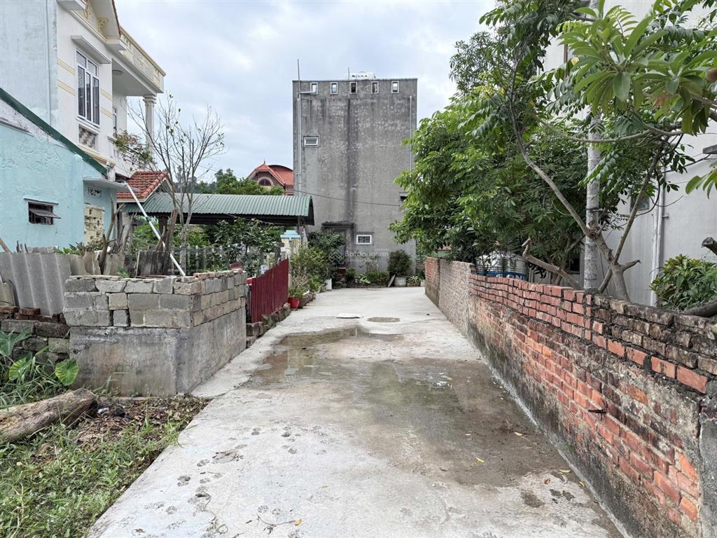 Lô đất ngay trường tiểu học vạn hương