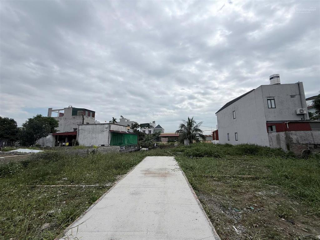 Lô đất ngay trường tiểu học vạn hương