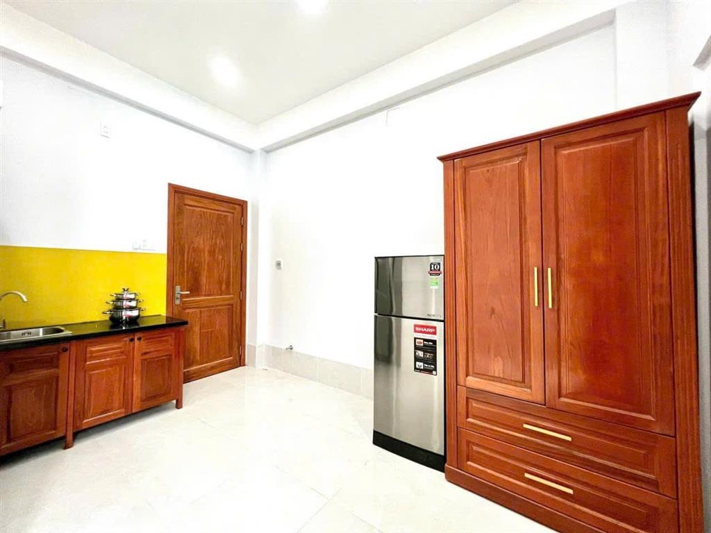 Nhà 5 tầng (5x20m), 12 phòng kinh doanh chdv, cách mt 1 căn nhà, bùi minh trực p5 q8