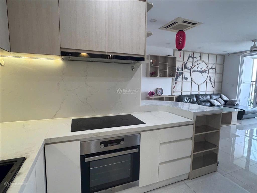 Bán căn hộ 3pn 2wc full nội thất sẵn hđ thuê gần sân bay 98m2 y hình giá 8.05 tỷ nhận nhà ngay