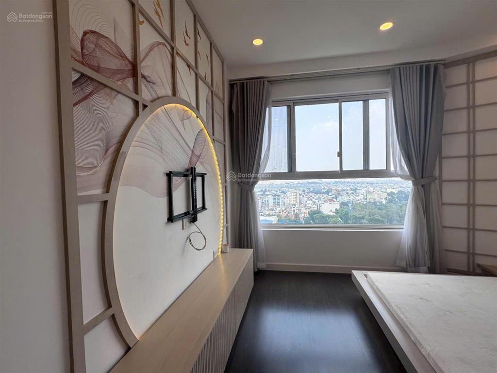 Bán căn hộ 3pn 2wc full nội thất sẵn hđ thuê gần sân bay 98m2 y hình giá 8.05 tỷ nhận nhà ngay