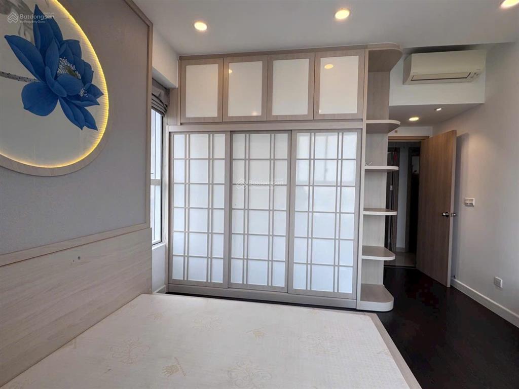 Bán căn hộ 3pn 2wc full nội thất sẵn hđ thuê gần sân bay 98m2 y hình giá 8.05 tỷ nhận nhà ngay
