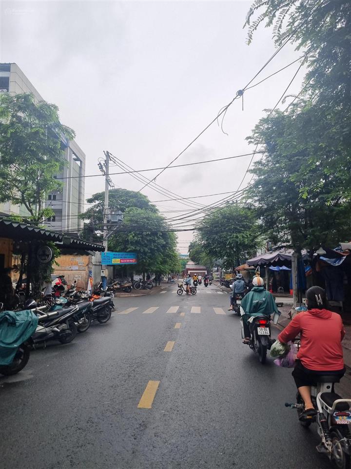 Hiếm! mặt tiền 3 tầng, 85m2, ngay công viên phước bình quận 9