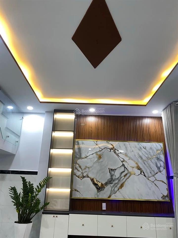 Nhà mới đón tết, gần trường cd gtvt, 100m tới chợ, hẻm xe 16 chỗ vào sân, giá rẻ nhất khu vực