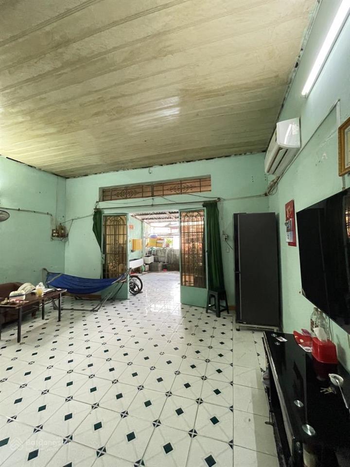 O tô né vào đón 108 a hùng lương sơn tại dương đình hội q9 gần các khu dân cư cao cấp, trường học