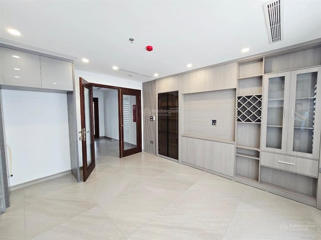 Bán nhà cầu giấy 60m2 7t  phân lô ô tô tránh, kd  nhà mới , vỉa hè 2 bên !!!