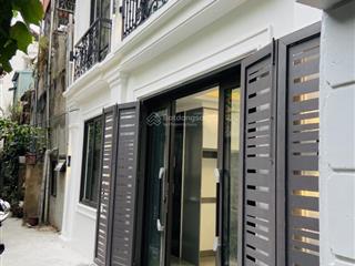 Thông số siêu đẹp,thang máy,yên lãng 40m*6t*giá 10,4tỷ, thoáng 3 mặt, full nội thất,công năng đ đủ.