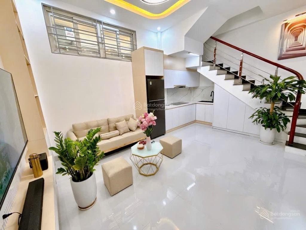 Quá hiếmnhà mớifull nội thấtdân xây2 thoángthái thịnh38m*5t*giá 7,9 tỷcông năng đ đủở vip.