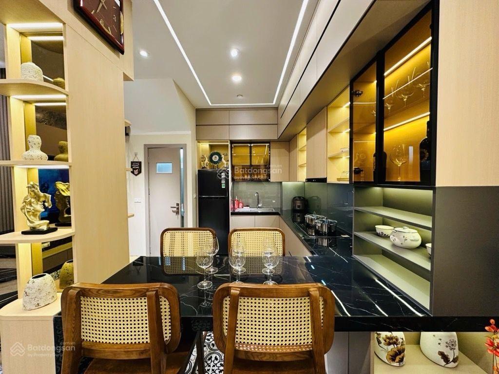 Vị trí siêu đẹpphố chùa láng 46m2*5t*mt4,5m*giá 14,3tỷdân xây2thoángô chờ thang máykdở sướng