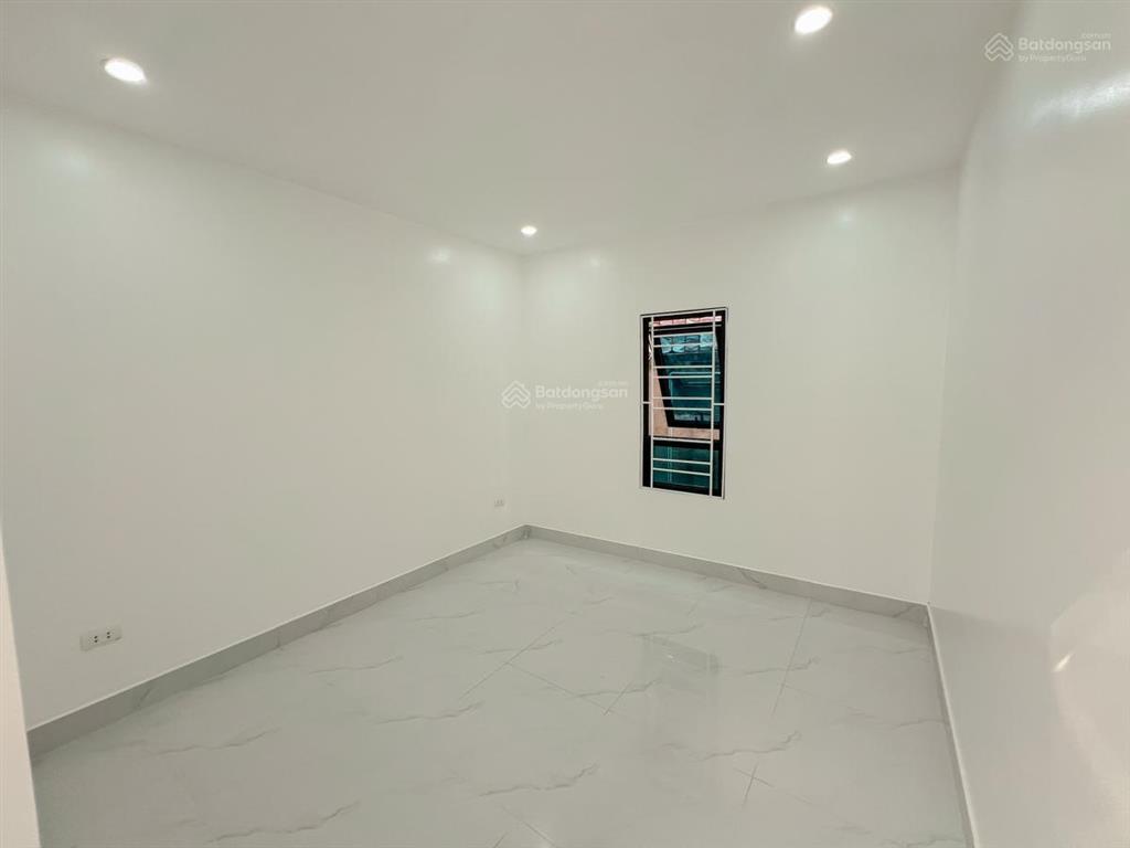 Phải thật nhanh! bạch mai, lô góc, ba gác vào nhà, 20m ra ô tô tránh, gần trường học, ngõ thông,52m