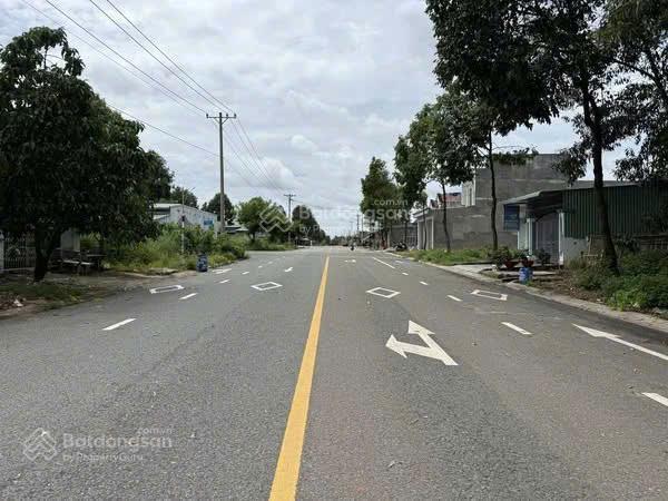 Cần bán 300m2 đất ngay kcn bàu bàng, bình dương, mtđ 16m, sổ sẵn, khu dân cư hiện hữu