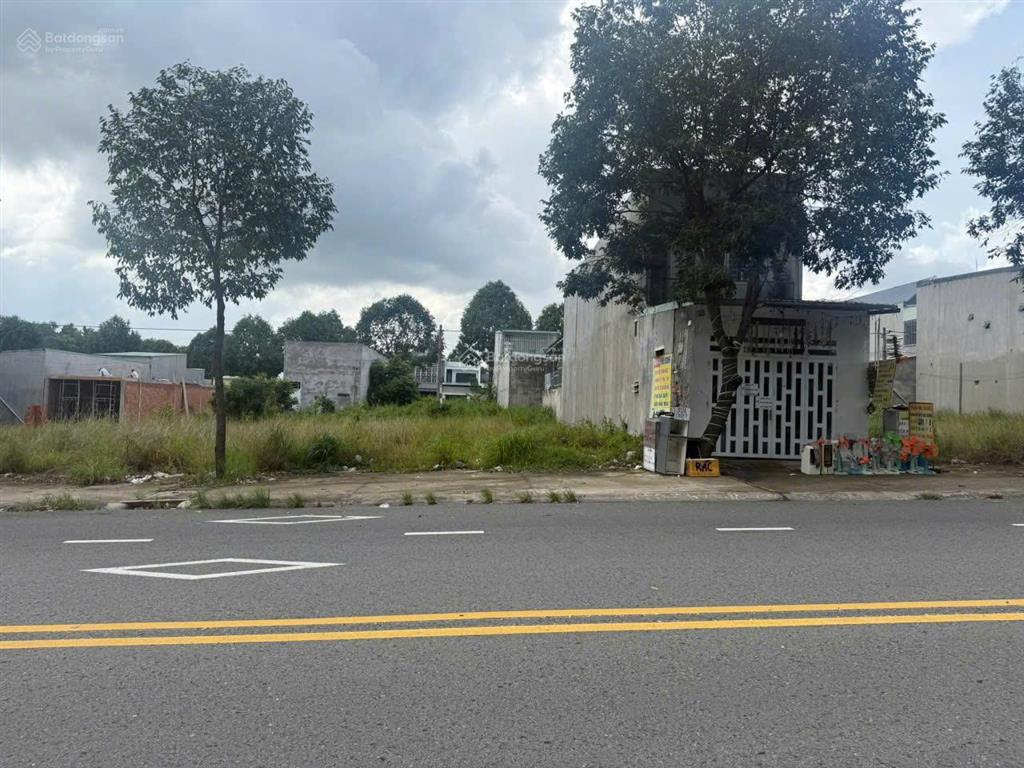 Cần bán 300m2 đất ngay kcn bàu bàng, bình dương, mtđ 16m, sổ sẵn, khu dân cư hiện hữu