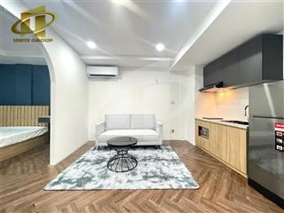 Căn studio tách bếp rộng đến 40m2 với view cửa sổ siêu to ngay khu dân cư tại trung tâm quận 7