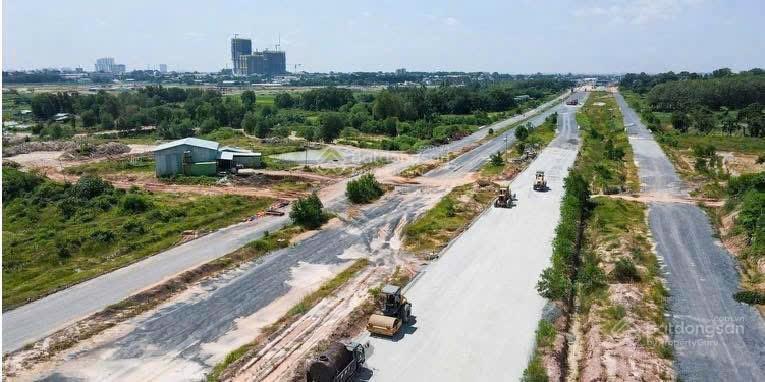 Siêu phẩm đất đầu tư ngay kcn minh hưng, dt 500m2 chỉ 400tr, ngay mặt tiền đường mở rộng 64m, shr.