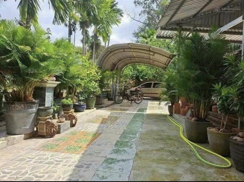 Chủ bán gấp nhà vườn nghỉ dưỡng 1200m2 chỉ 1 tỷ 050tr, sát ql 13, sổ sẵn.