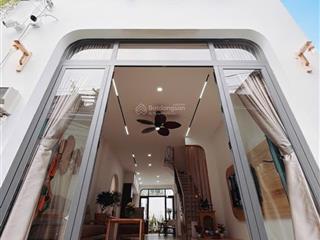 Nhà mới đẹp hiện đại nở hậu tài lộc full nội thất cao cấp 3 tầng chỉ 8.5 tỷ