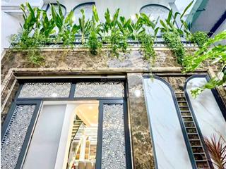 Nhà đẹp 5m ngang  1 trệt 2 lầu sân thượng  p. tân hưng q7  8tỷ39 tl