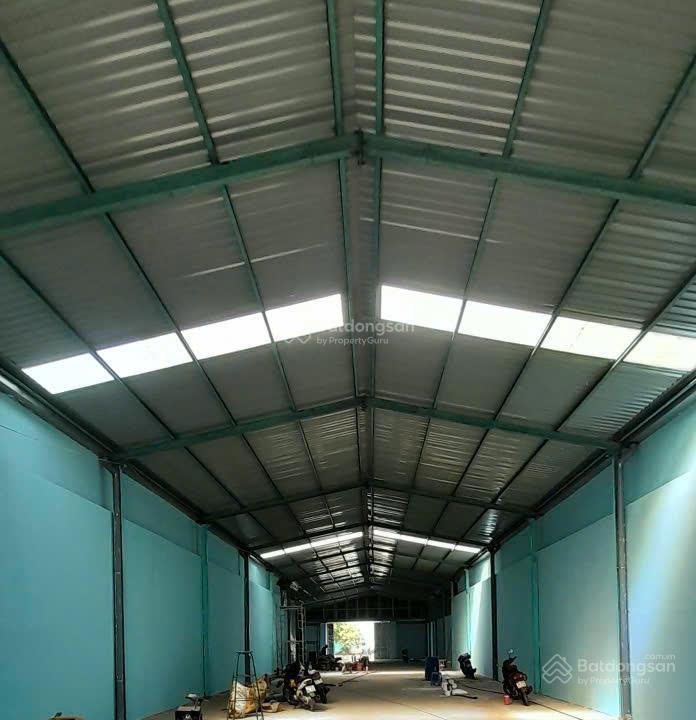 Cho thuê kho, nhà xưởng 200m2 tại quốc lộ 1a, xe công 40f vào đến xưởng cả ngày và đêm  siêu hiếm!