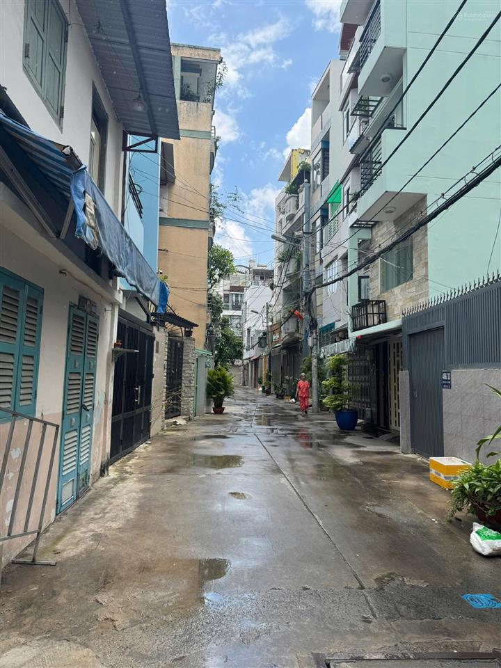 Bán nhà 5 tầng  phan xích long chỉ 8,x tỷ  dt 50m vuông a4  tặng full nt 5pn  shr đầy đủ