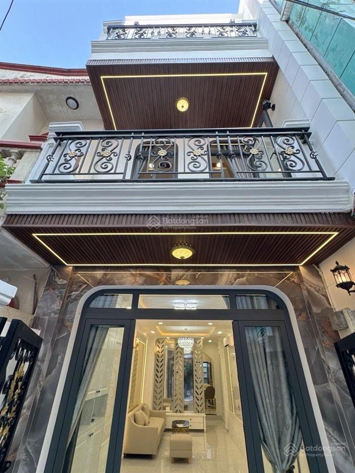 Bán nhà 5 tầng  phan xích long chỉ 8,x tỷ  dt 50m vuông a4  tặng full nt 5pn  shr đầy đủ