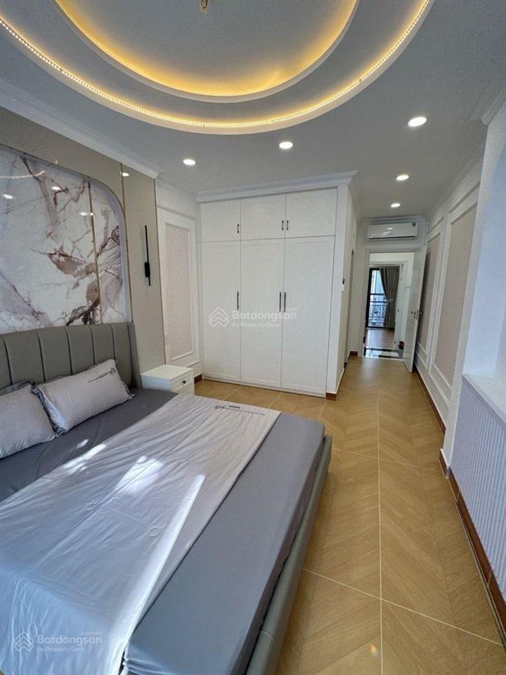 Bán nhà 5 tầng  phan xích long chỉ 8,x tỷ  dt 50m vuông a4  tặng full nt 5pn  shr đầy đủ