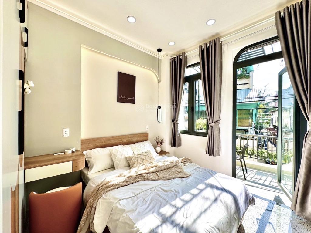 Ngay phạm văn đồng, p1, gò vấp  mặt tiền đường số  3pn, 3wc  cửa trước, cửa sau  55m2  7.65 tỉ