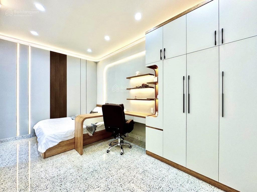 Ngay phạm văn đồng, p1, gò vấp  mặt tiền đường số  3pn, 3wc  cửa trước, cửa sau  55m2  7.65 tỉ