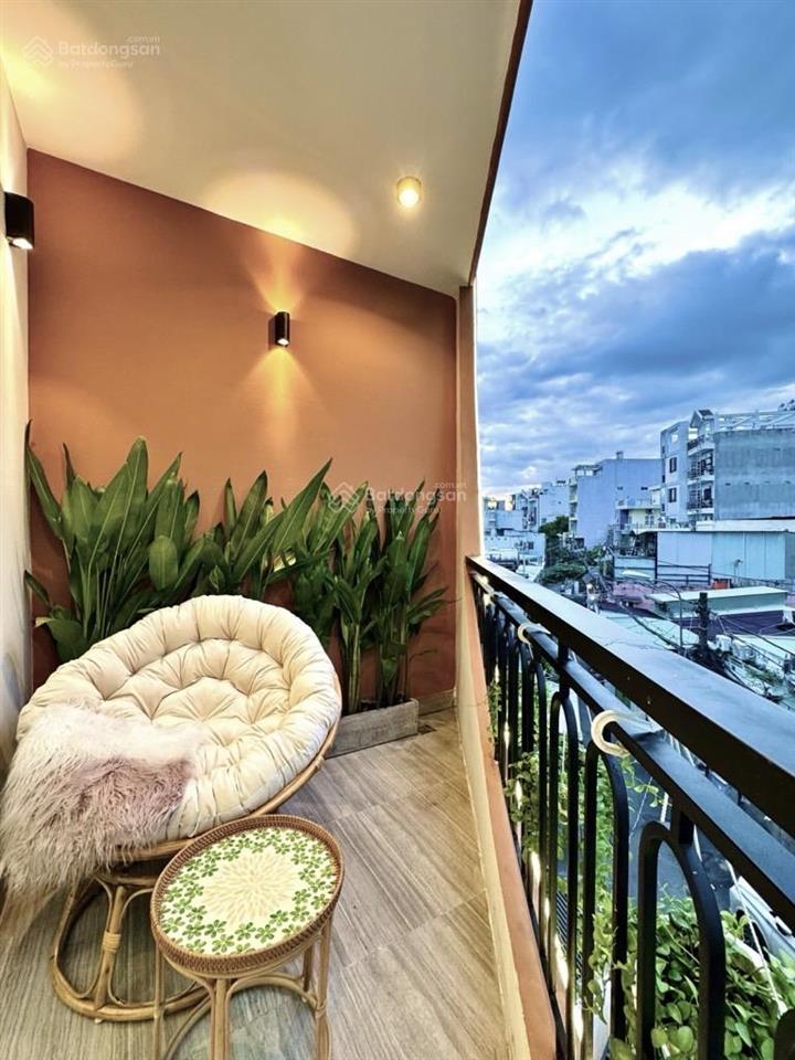 Bán nhà mặt tiền p1, gò vấp  ngay phạm văn đồng  5 tầng  3pn  full nội thất  vừa ở vừa kd