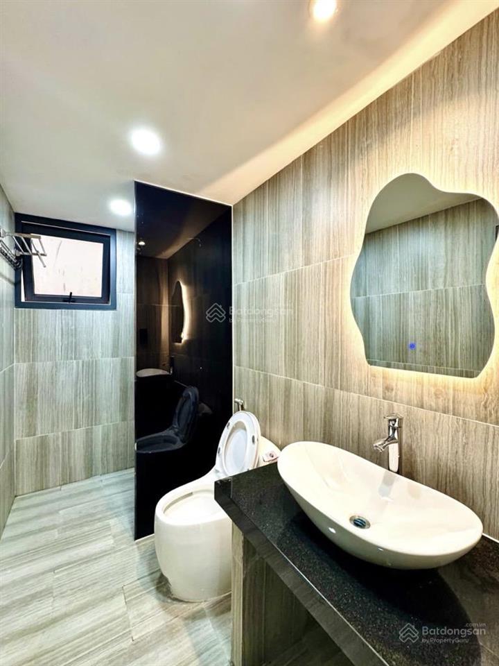 Bán nhà mặt tiền p1, gò vấp  ngay phạm văn đồng  5 tầng  3pn  full nội thất  vừa ở vừa kd