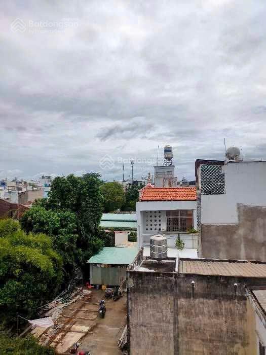 66m2. nhà 4 tầng ngang 4.5m  hẻm thông thoáng an ninh sạch sẽ  vị trí kim cương  6 tỷ 600 tl