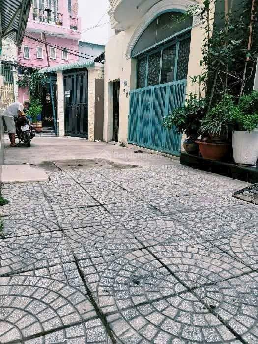 66m2. nhà 4 tầng ngang 4.5m  hẻm thông thoáng an ninh sạch sẽ  vị trí kim cương  6 tỷ 600 tl