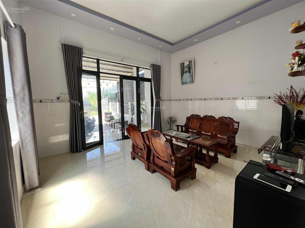 Nhà mặt tiền đường đồng cây da diên sơn