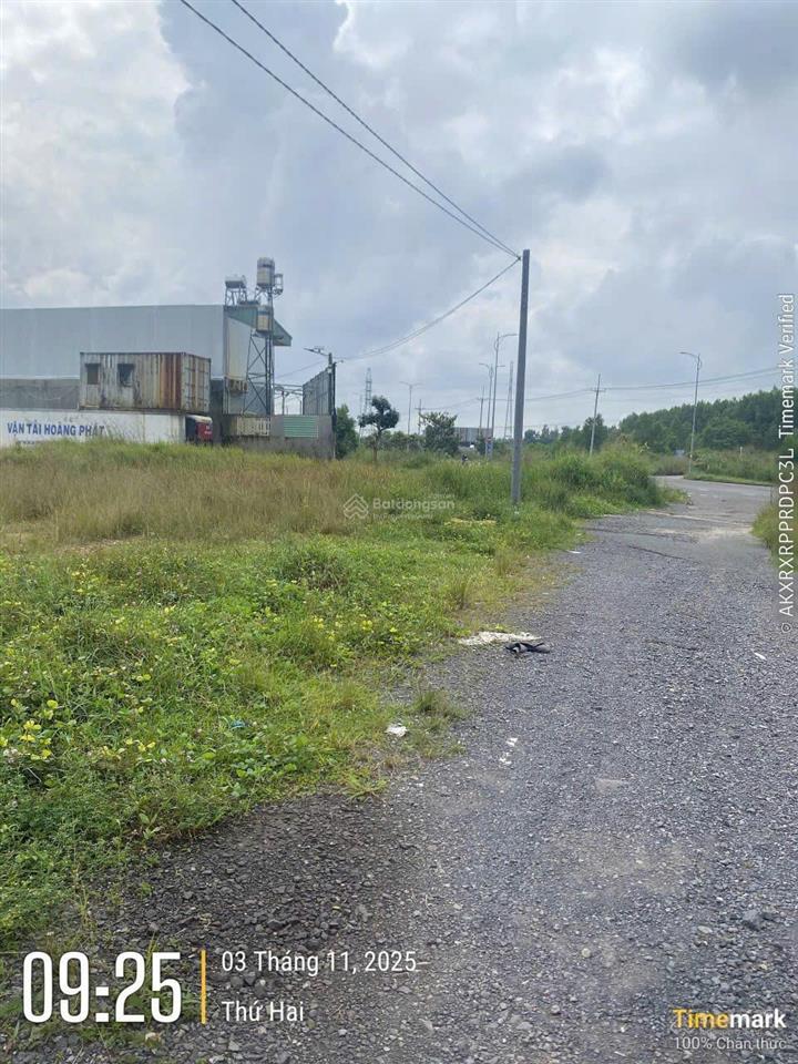 Bán đất mặt tiền, sổ hồng riêng, thổ cư 100%, vị trí đẹp, tiềm năng tăng giá