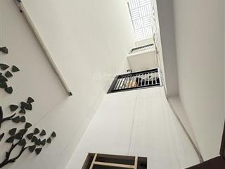 Ô tô ngủ trong nhàđẹp ở ngay75m2ngang 4,5m4 tầng4pnlê văn thọ p8 gvchỉ 9tỷ tl