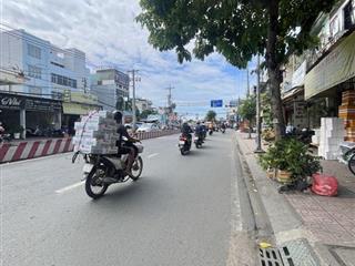 Bán nhà mtkd đường huỳnh tấn phát q7. dt 4m x 20.5m. khu vực kinh doanh sầm uất. chỉ 10 tỉ nhỉnh