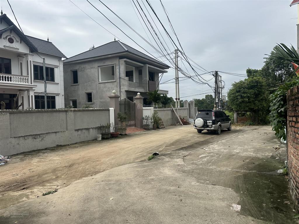 Bán mảnh đất nhỏ xinh vị trí góc 2 mặt tiền tại cổ loa. dt 47m2, ngõ 4m