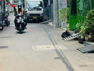 Bán nhà hẻm thông xe tải, sân rộng cực hiếm, cạnh kcx tân thuận