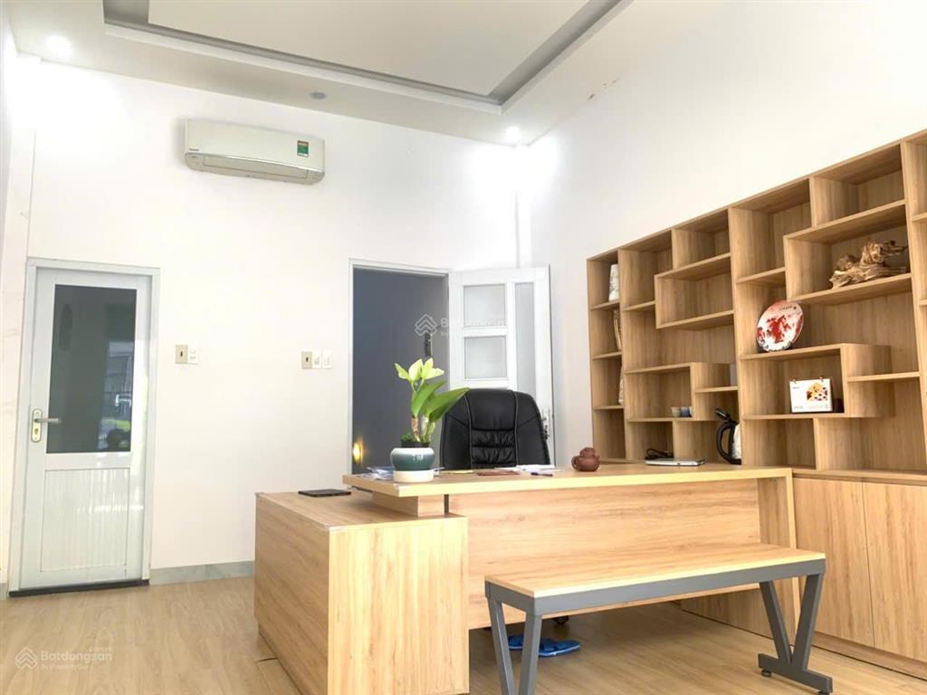 Siêu hiếm! nhà 2 tầng  mặt tiền đường hoàng văn thụ  trung tâm tp. nha trang