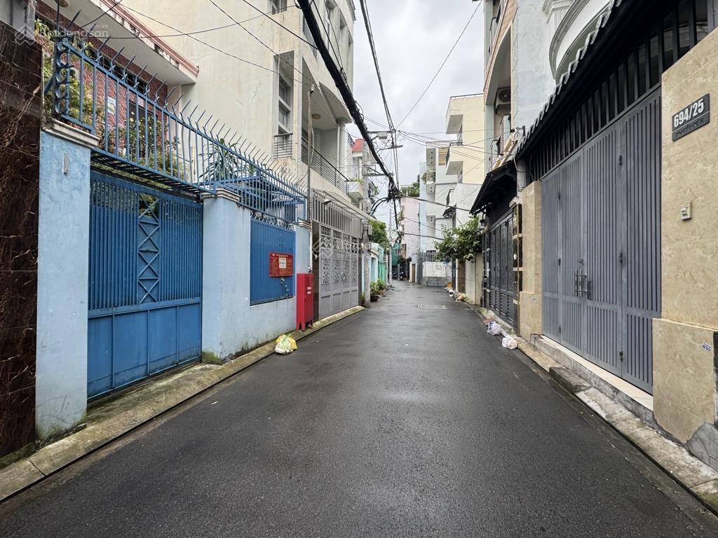 Hẻm xe hơi nguyễn kiệm 2 tầng (4,5x23)m 100m2