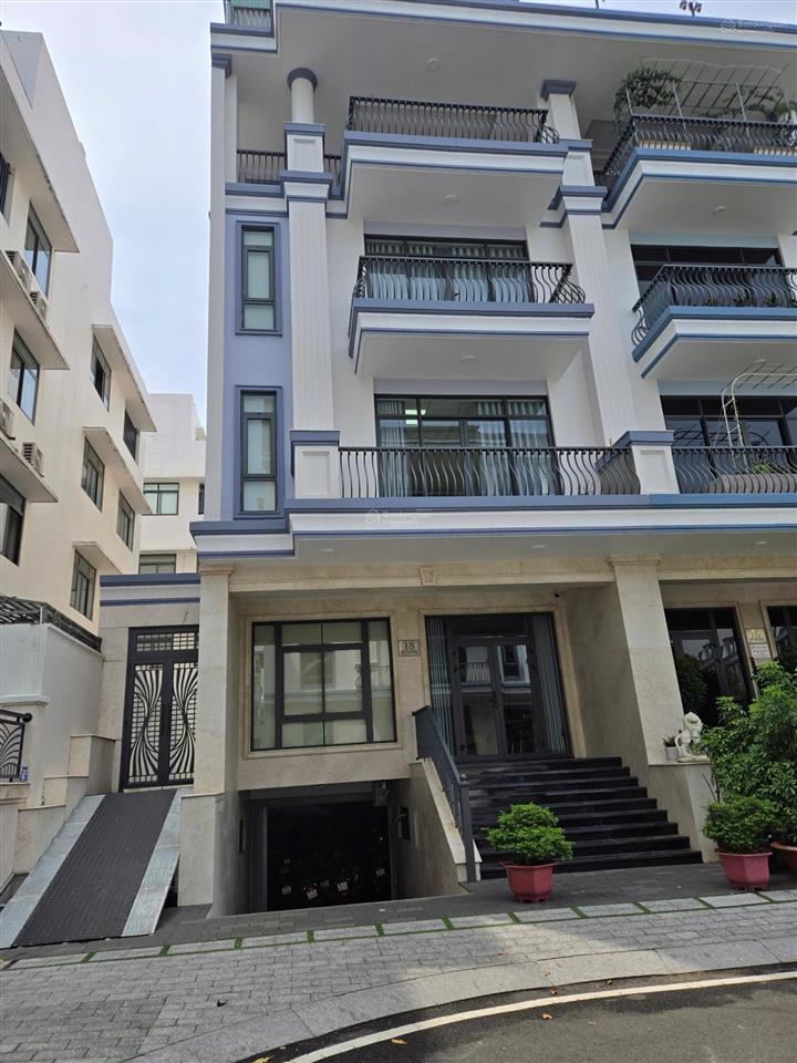 Cho thuê văn phòng đầy đủ máy lạnh vách ngăn phòng tại vạn phúc 1, 60 triệu, 500m2, nhiều tiện ích