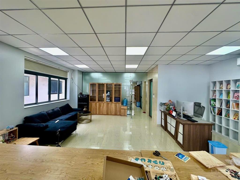 Cho thuê văn phòng đầy đủ máy lạnh vách ngăn phòng tại vạn phúc 1, 60 triệu, 500m2, nhiều tiện ích
