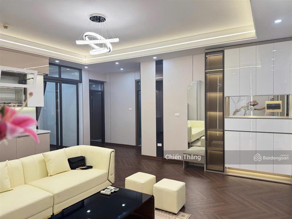 Chính chủ bán gấp căn 3pn2wc, 85m2, giá 8.1 tỷ tại 17t7 kđt trung hòa, full nội thất,  0985 284 ***