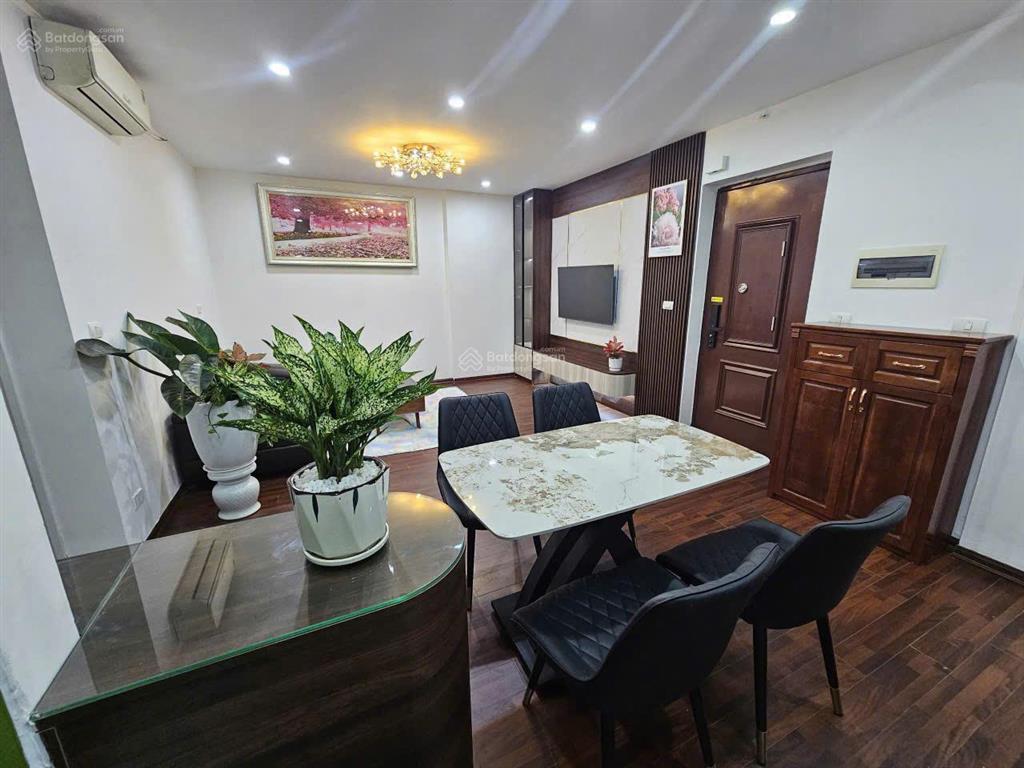 Bán gấp siêu phẩm 62m  2n2v kđt tây nam linh đàm. giá 5.6 tỷ.