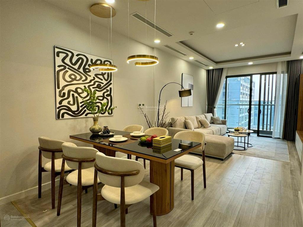 Chính chủ bán căn 122 m2, 3pn + 2wc ban công hướng mát giá 12.5 tỷ tại cc diamond flower